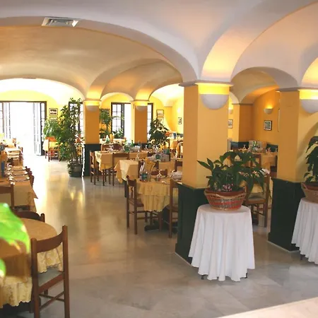 فندق Miranda فاراتسي