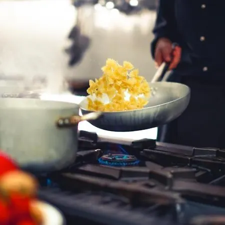 Miranda فندق فاراتسي