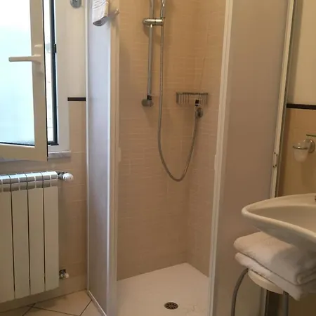 Miranda 3* فاراتسي